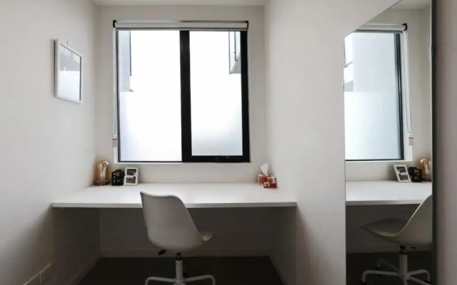 Stylish And Modern 2 Bedroom Melbourne Retreat