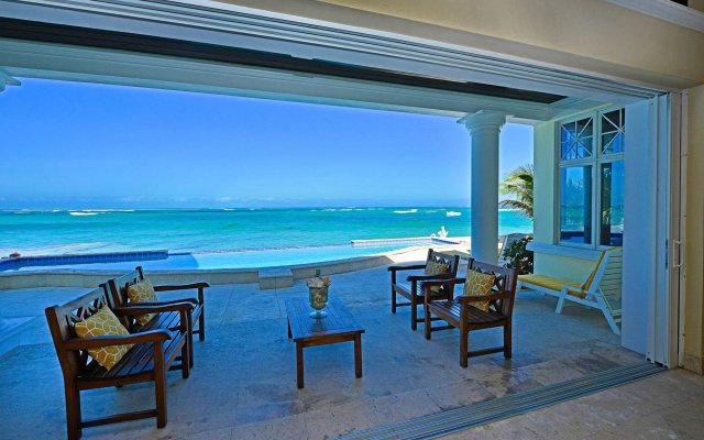 La Mouette Cable Beach Bahamian Villa 2