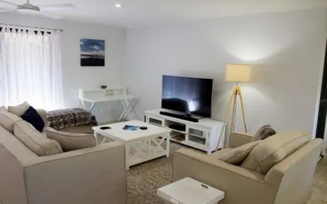 Wellington Parade 1/15a, Shelly Beach, Caloundra