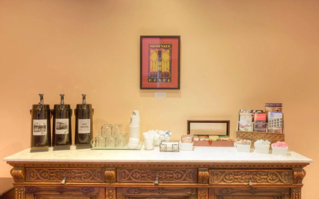 Montvale Hotel