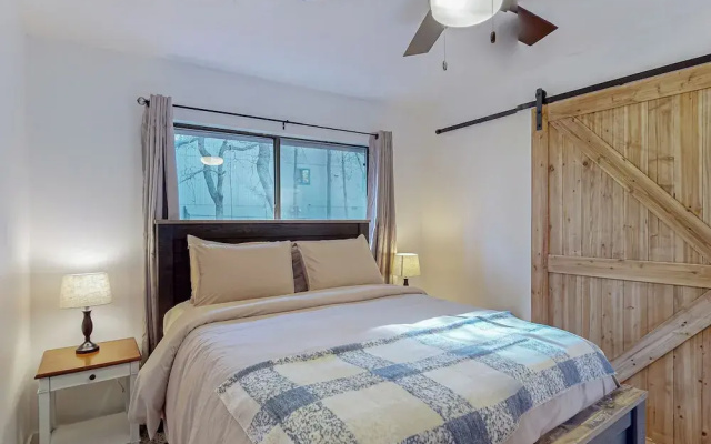 4BR Home w/ Decks, Fireplace, Golf Nearby