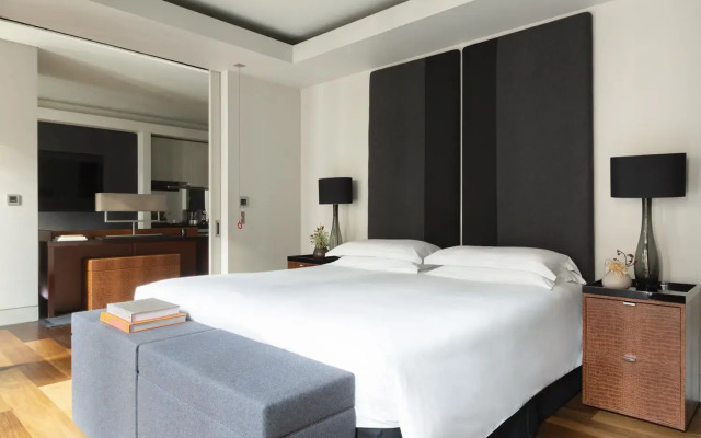 Grosvenor House Suites