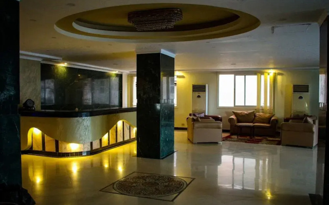 Boulevard Apartment Hotel