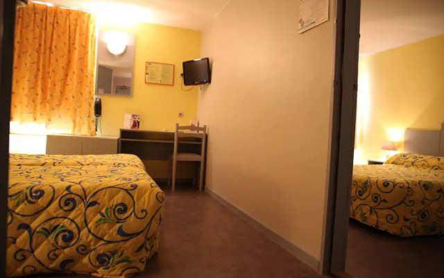 Crau Hotel