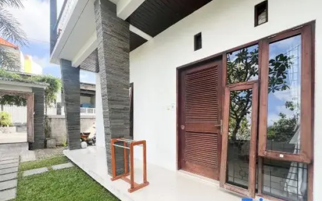 Kanha Homestay near Pantai Pandawa RedPartner