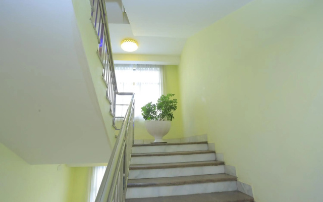 Yadonay Hotel