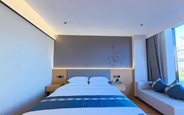 Huandao Holiday Hotel (Yuhuan Xincheng Wuyue Plaza)