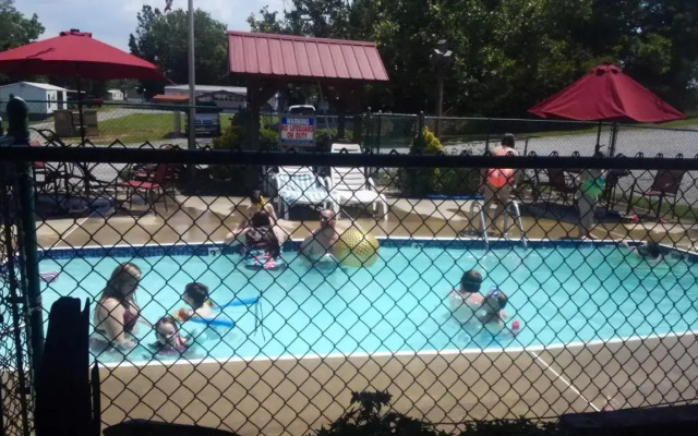 Bay Springs Country Inn & Marina