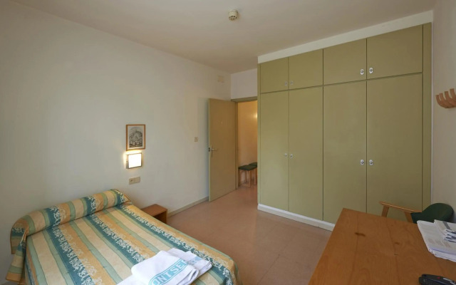 Apartamentos Montserrat Abat Marcet