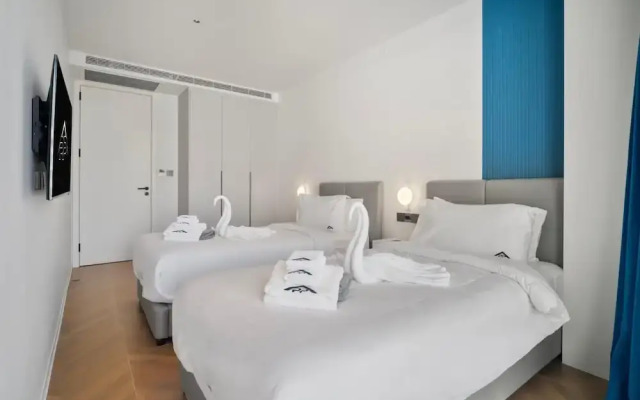 Premier 3-bedroom Apartment E333 Beachfront