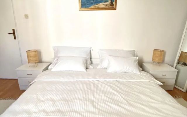 Spacious 2-bed Apartment in Cavtat