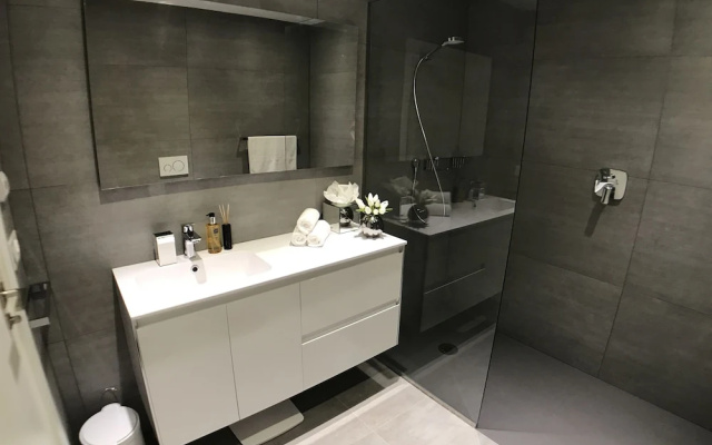 Contemporary 1 Bedroom Apt Puerto Banus