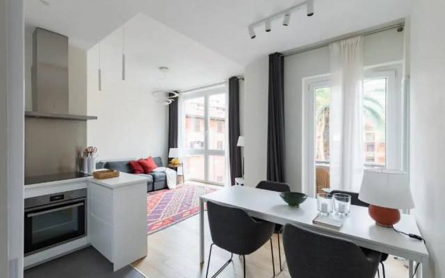 Quiet apartment with balcony at the Trevi Fountain