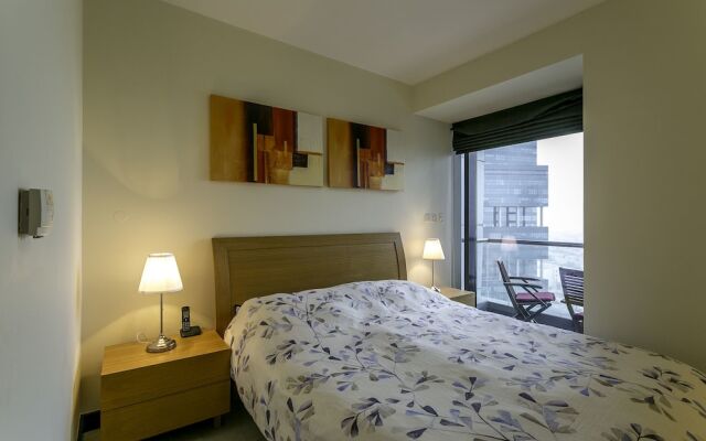 Отель One Perfect Stay - Goldcrest Views 1 комната для гостей