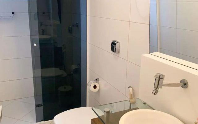 Apartamento Itapema na Av principal à 50 m da praia