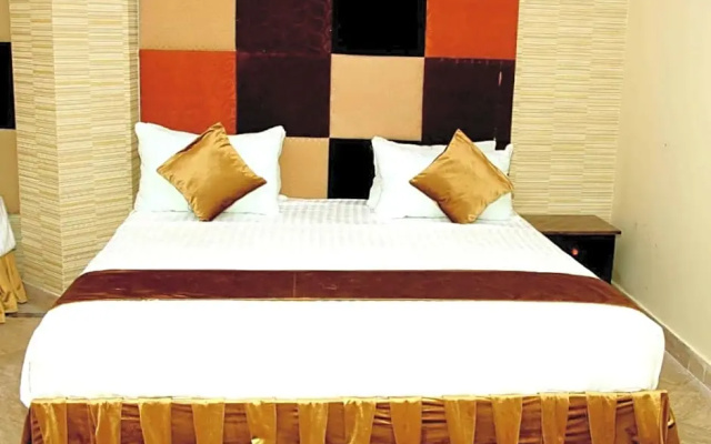 Hotel Premier Inn Gulberg