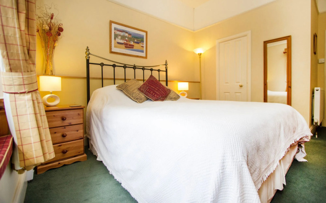 Polraen Country House