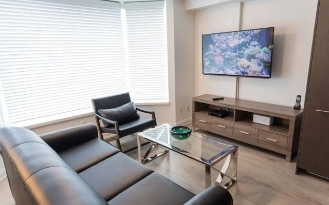 Luxury Stay at the Finest Downtown Neighborhood