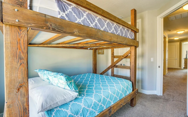 Moab Vacation Rental: Pool & Hot Tub Access!