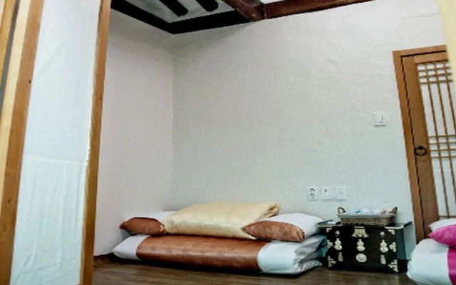 Lili House