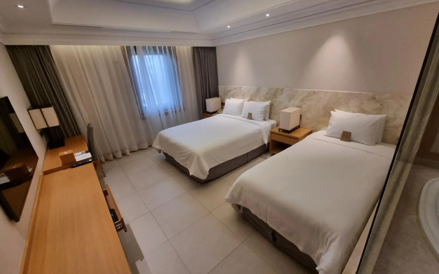 Pine Grove Hotel