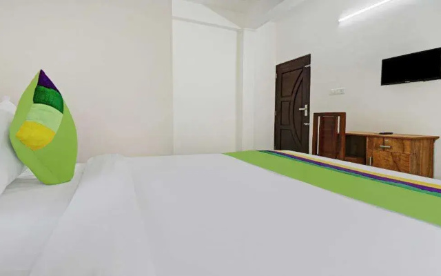 Treebo Nirupama Apartment, 750 M From Aluva Railway Station