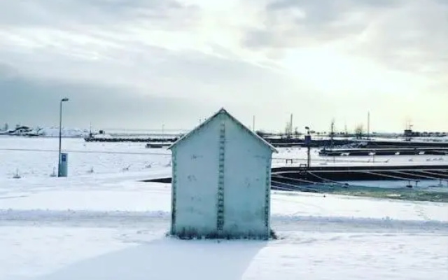Hanko bright studio close to the marina