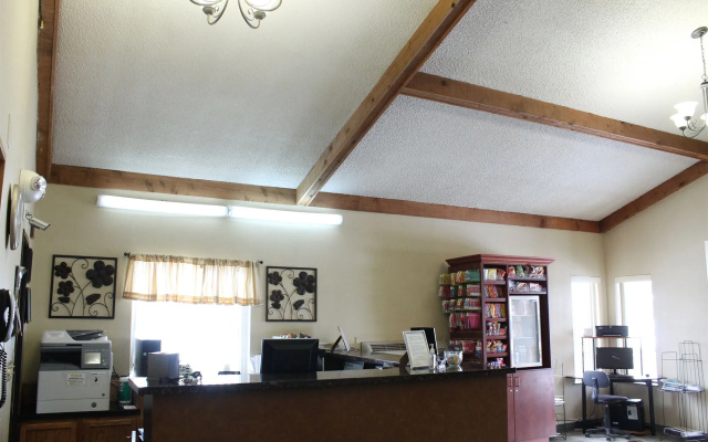 Lone Tree Inn