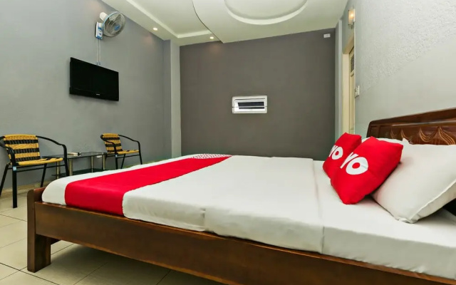 An An Hotel by OYO Rooms