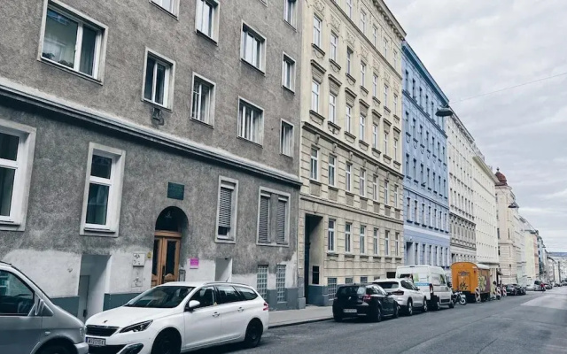 Space One Vienna - Sleeps 8 - Affordable & Central