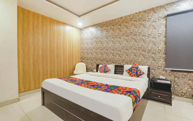 Fabhotel The Villa
