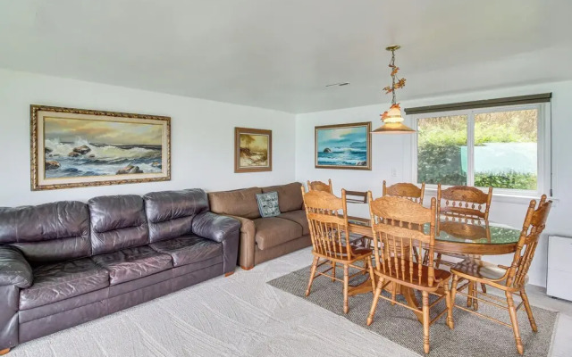 Cliffside Lighthouse Beach Home w/ Ocean View