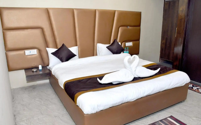 Hotel Aalishan Garden