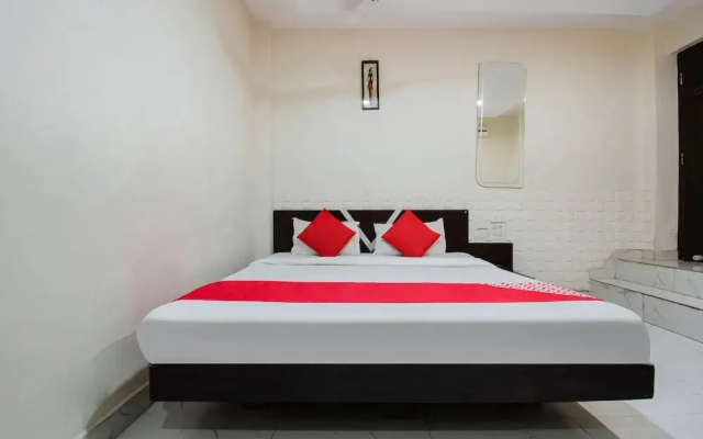 Hotel Aarav Plaza by OYO Rooms