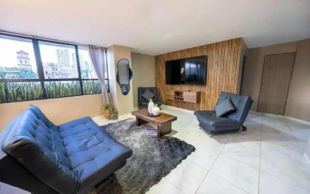3BR  w Arcade 1 Block from Lleras Park