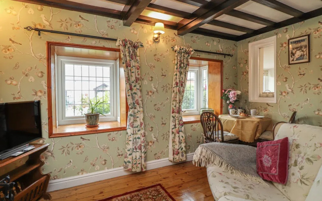 Rover Cottage