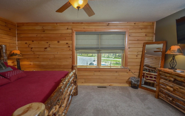 Log Me Inn 5 Bedroom House