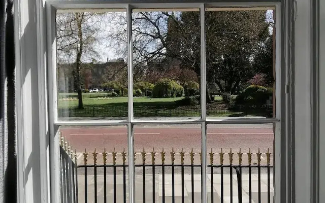 2-bed Flat in Hamilton Square