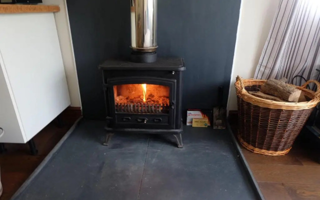 1 Bed Cabin - Sleeps 2 - 15 Mins From Lyme Regis