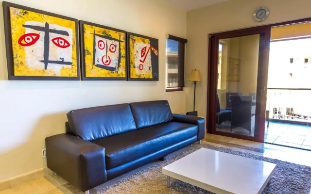 El Faro Oceanfront Apartments