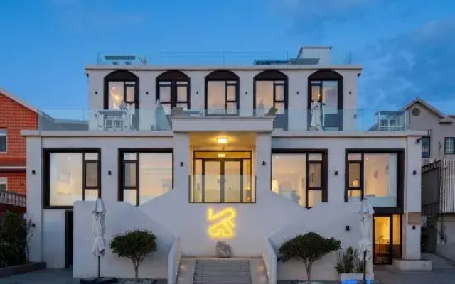 Muqing Senyu · Light Luxury Seaview Hot Spring Homestay