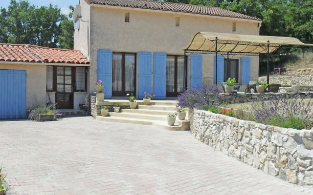 Welcoming Holiday Home with Private Pool in Cereste