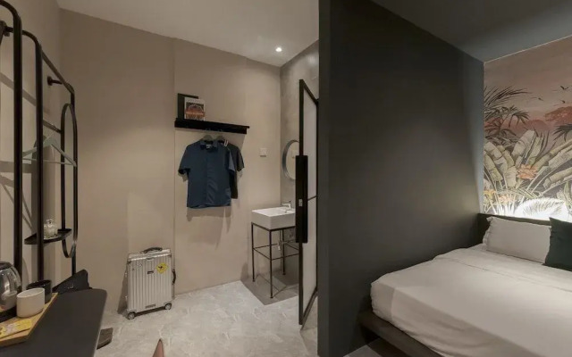 Harper Suite at Sutera Avenue