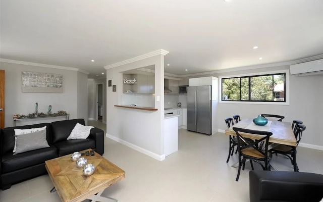 Tomaree Road, 16, The Tomaree