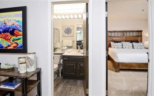 Townsend Place A106 1 Bedroom Condo by Redawning