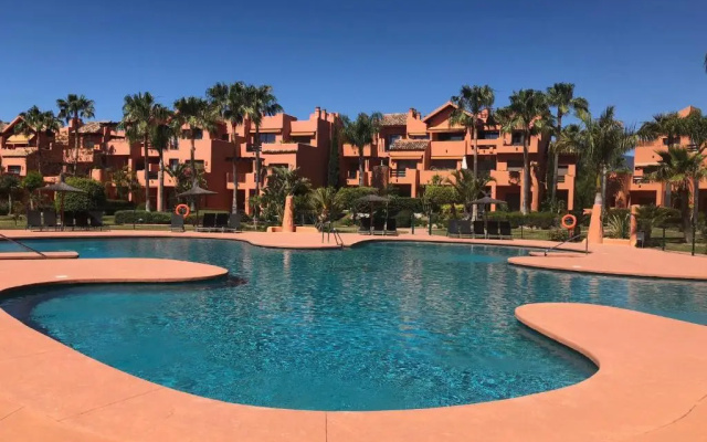 2256-Stunning groundfloor in luxury complex!