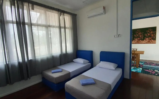 ALA Beach Lodge - Ketapang Homestay