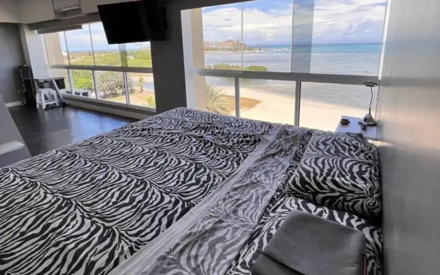 Seafrontapartment-sleeps4-pool-parking-garden