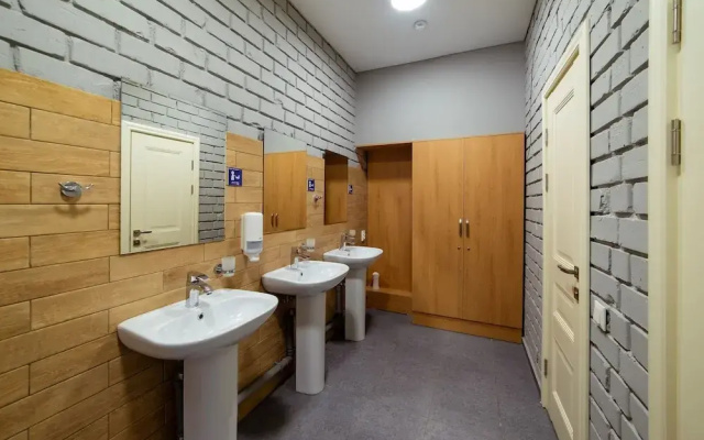 ololoFreelander work and travel Hostel