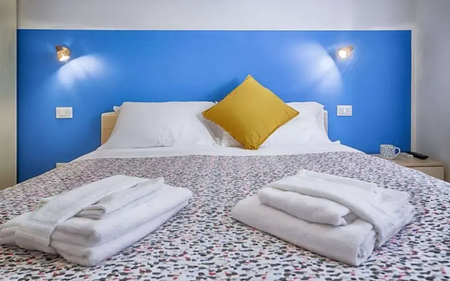 Oltremare Modern Flat